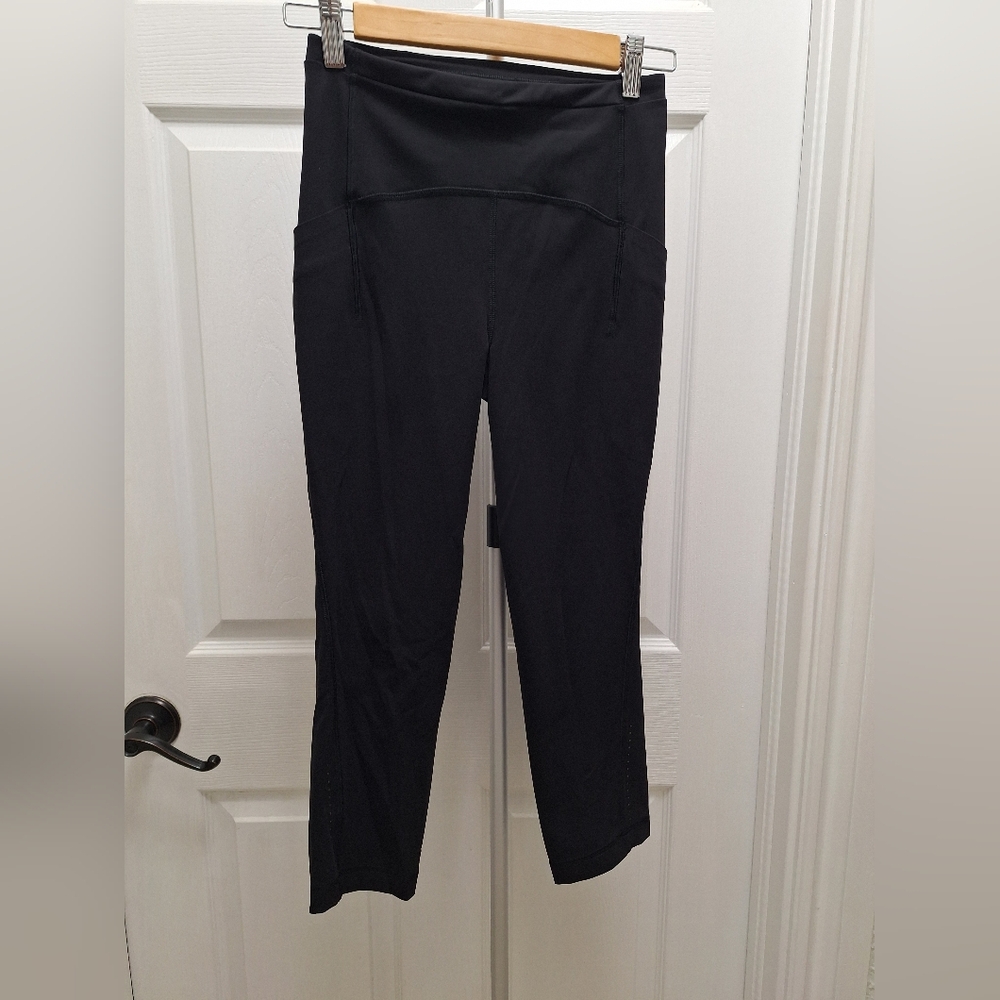 Lululemon Black Women's Cropped Exercise Pants